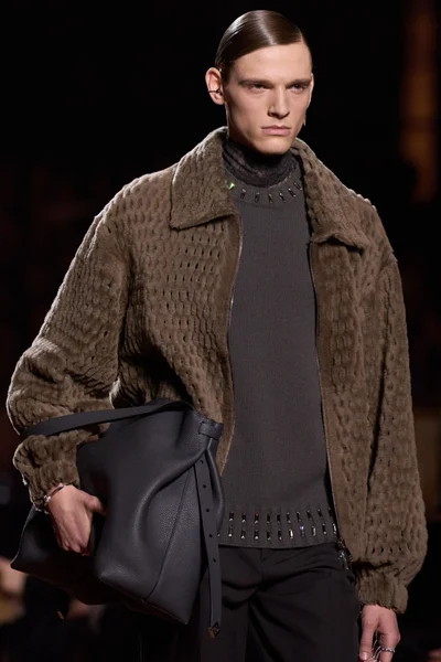 Look 75
